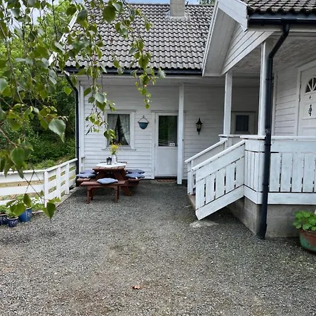 Appartement Bjorkely Gard à Rasvag Extérieur photo